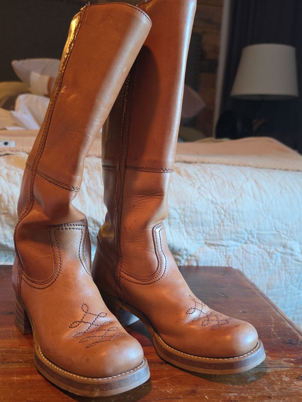 AWESOME VINTAGE TALL CAMPUS STITCHING HORSE BOOTS